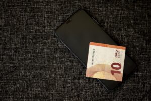 Пари на заем с лошо ЦКР от частни и юридически лица