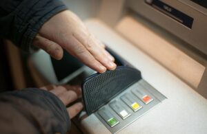 Стоки на изплащане с лошо ЦКР от големите вериги
