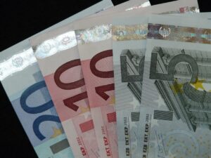 Кредити за пенсионери с лошо ЦКР и фиксирани вноски